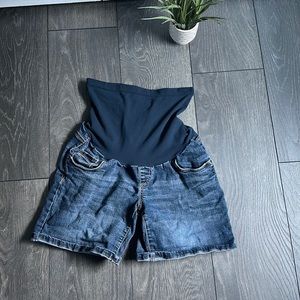 Oh Baby by Motherhood shorts size small